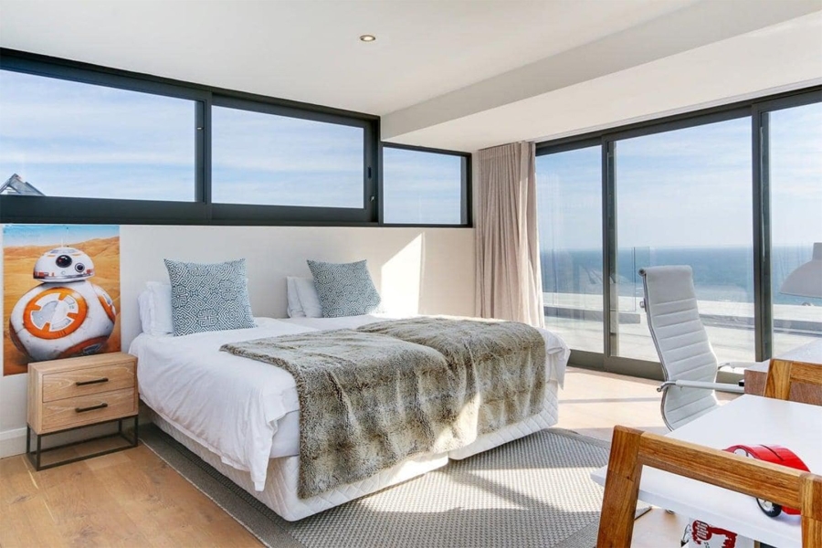 To Let 6 Bedroom Property for Rent in Llandudno Western Cape